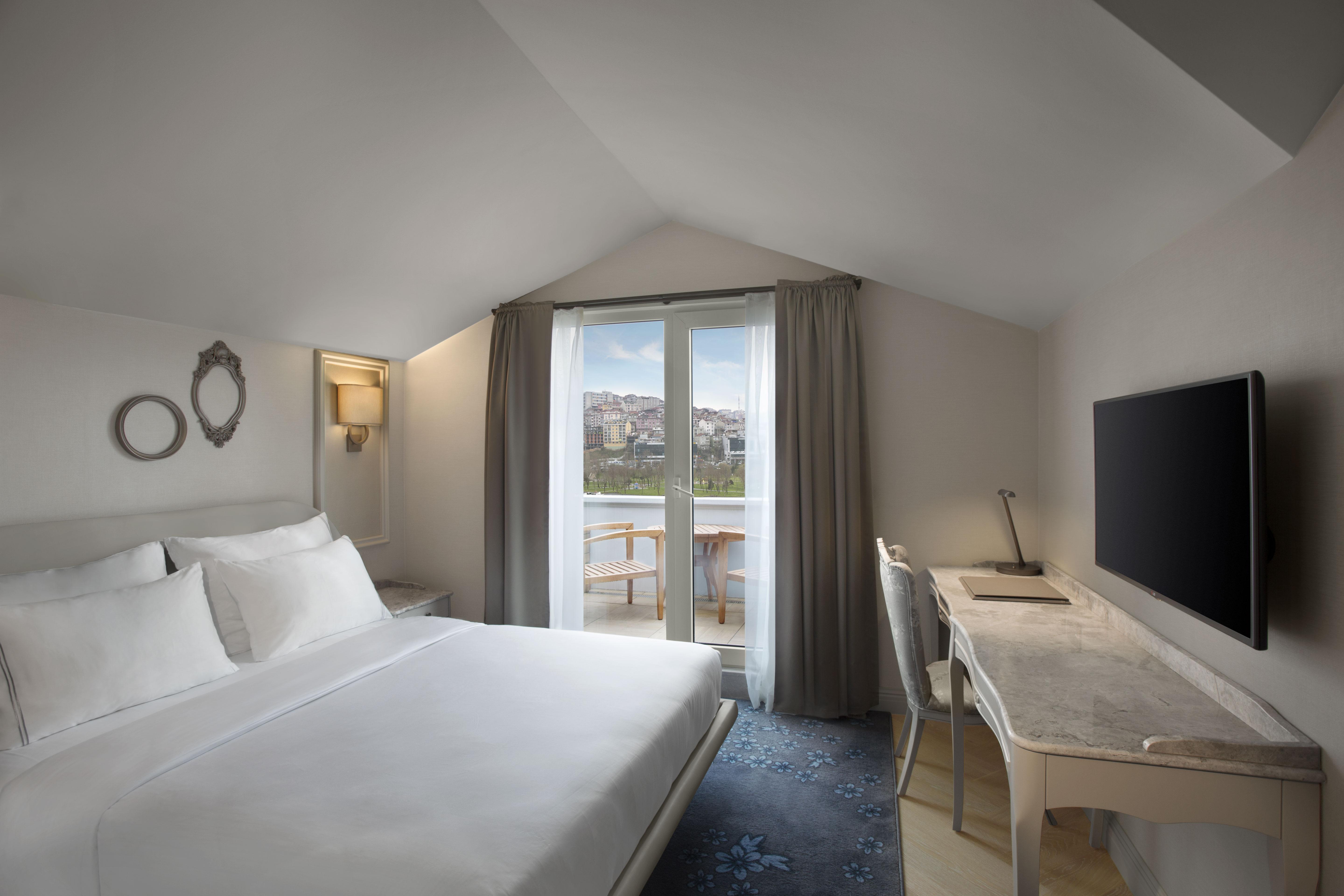 Lazzoni Otel